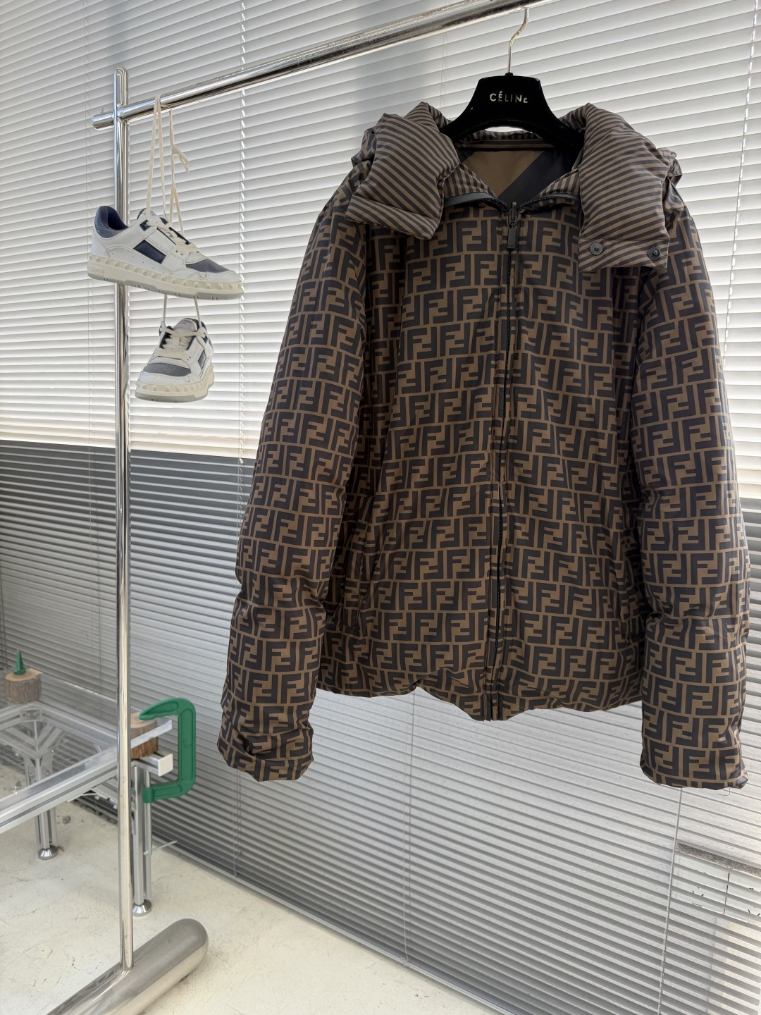 -FEND 双面穿连帽羽绒服定制凝彩高密压光锦纶 使用新国标90白鸭绒(欢迎检测) 冲绒量十足 保暖十足