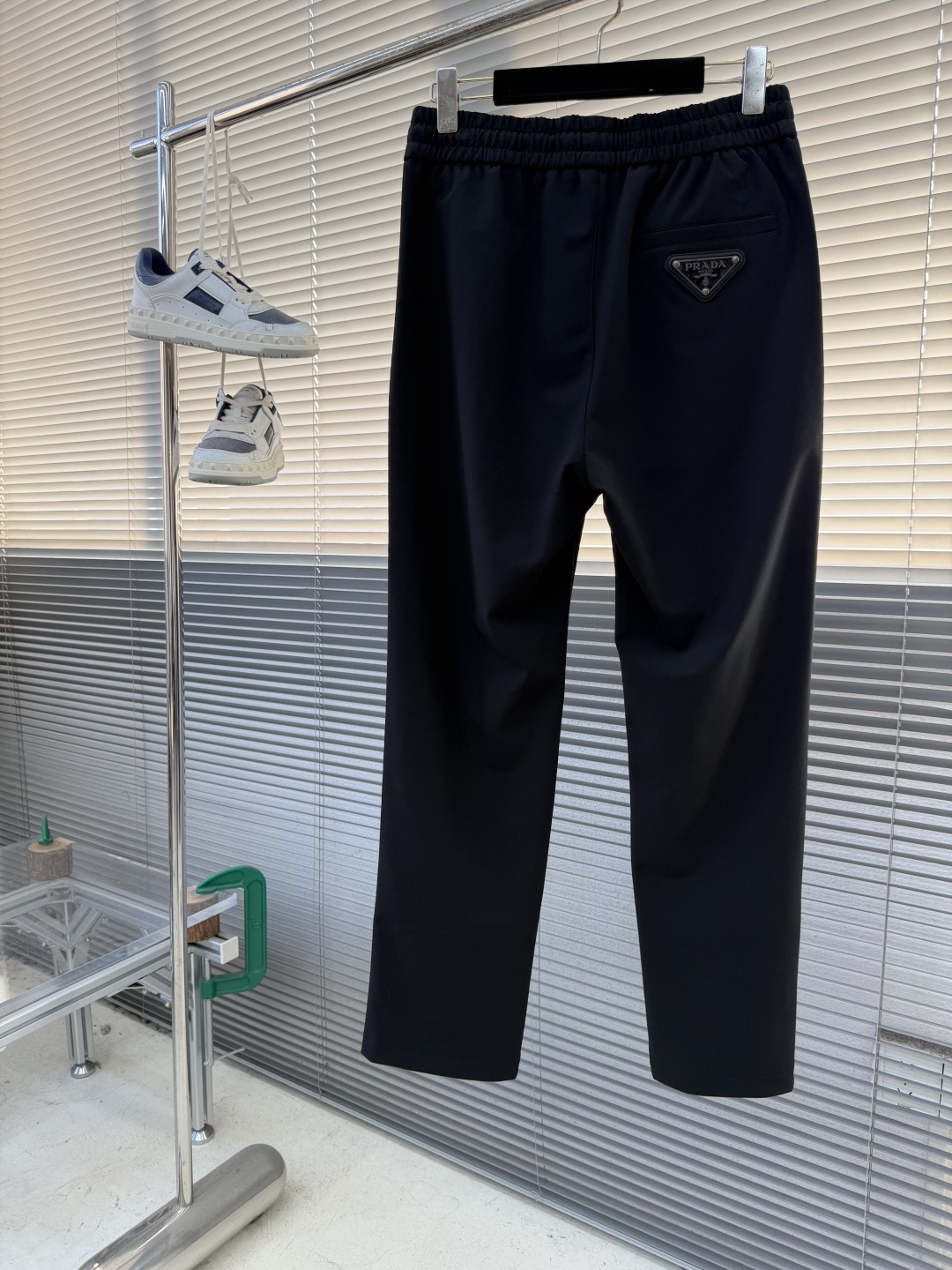 -PRAD 男士尼龙织带休闲裤。 完美裤型，休闲百搭款，定制原版进口尼龙面料，手感细腻，排汗透气、两侧摁