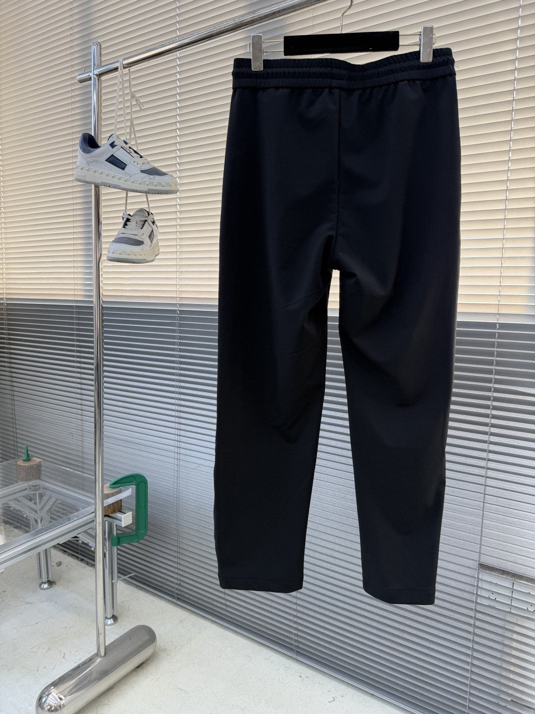 -Balenciag 25fw新款平角休闲卫裤。进口机刺绣工艺 使用先进的计算机控制系统和精密的机械部件