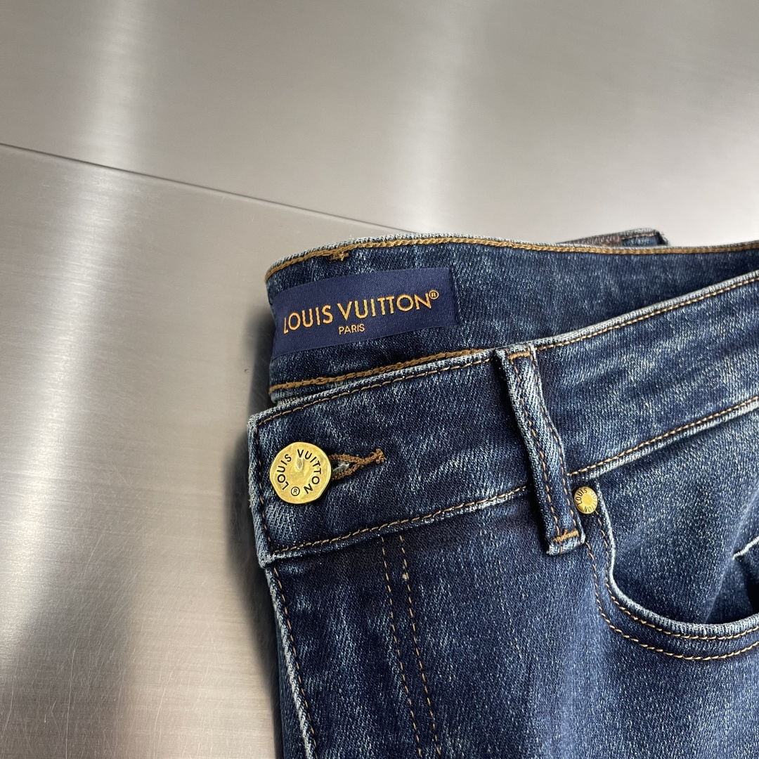 -驴牌 绣花Logo牛仔长裤，定制原版水洗牛仔面料，透气性舒适性及高，独特设计，顶级绣花工艺字母图案lo