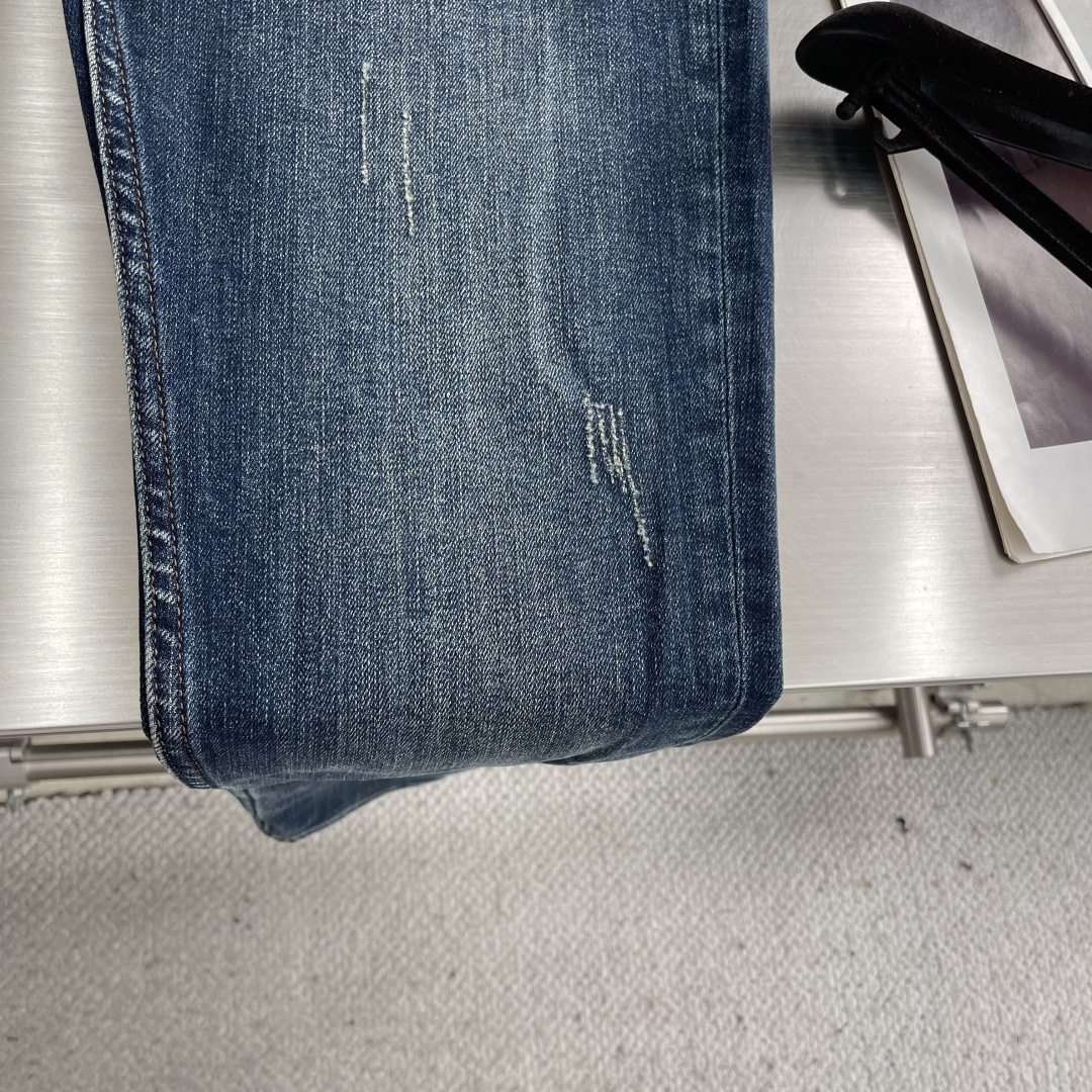 -驴牌 绣花Logo牛仔长裤，定制原版水洗牛仔面料，透气性舒适性及高，独特设计，顶级绣花工艺字母图案lo