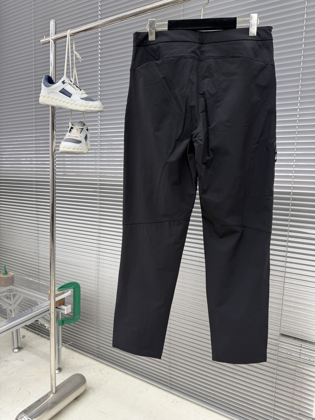 -Balmai* 巴尔曼 商务休闲必备，。细节拉满，工装侧边拉链。膝盖立体设计。 这款户外+商务版型。裁