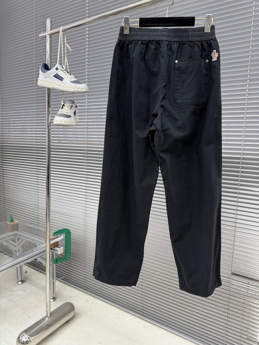 -mon 户外和工装的极致搭配， 品质做到顶，国内没几个！！！做工很复杂细节超牛逼….mon法系户外工装