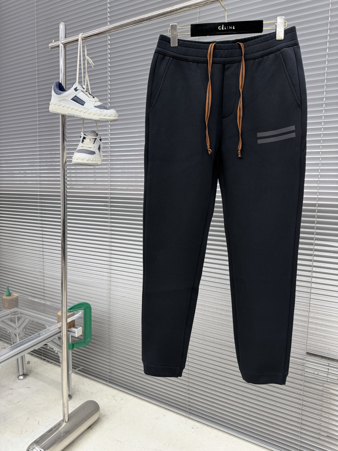 -Z ZEGN 抽绳休闲裤时尚系列，独特设计，抽绳休闲长裤订纱开始订染和订纺。国内某大厂出口日本 和供应