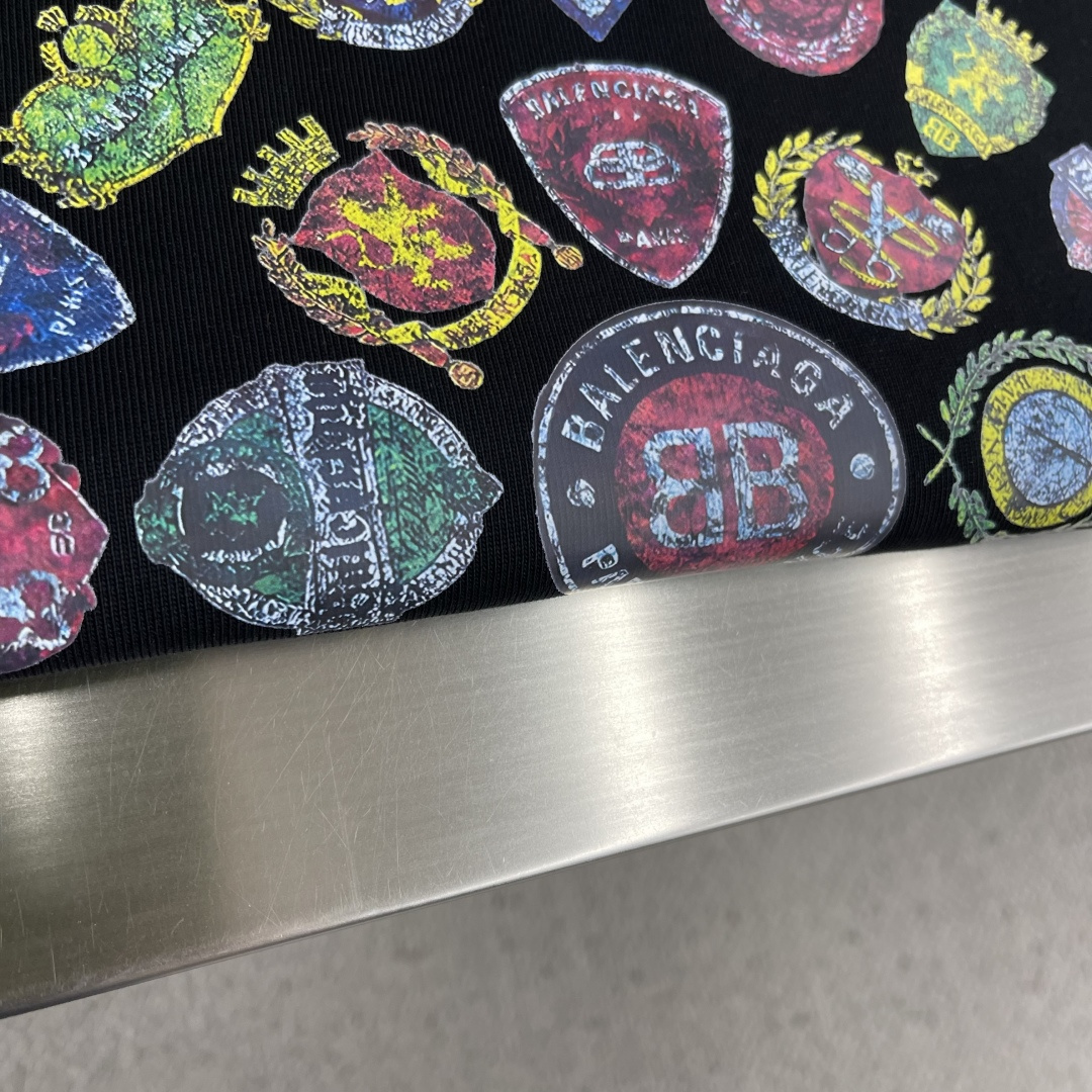 -Balenciag 梵文标识‼️短袖T恤®采用超级高成本的390克高克重双股双纱纯棉面料 此面料厚实挺