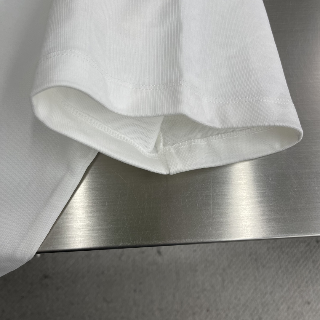 -Balenciag 梵文标识‼️短袖T恤®采用超级高成本的390克高克重双股双纱纯棉面料 此面料厚实挺