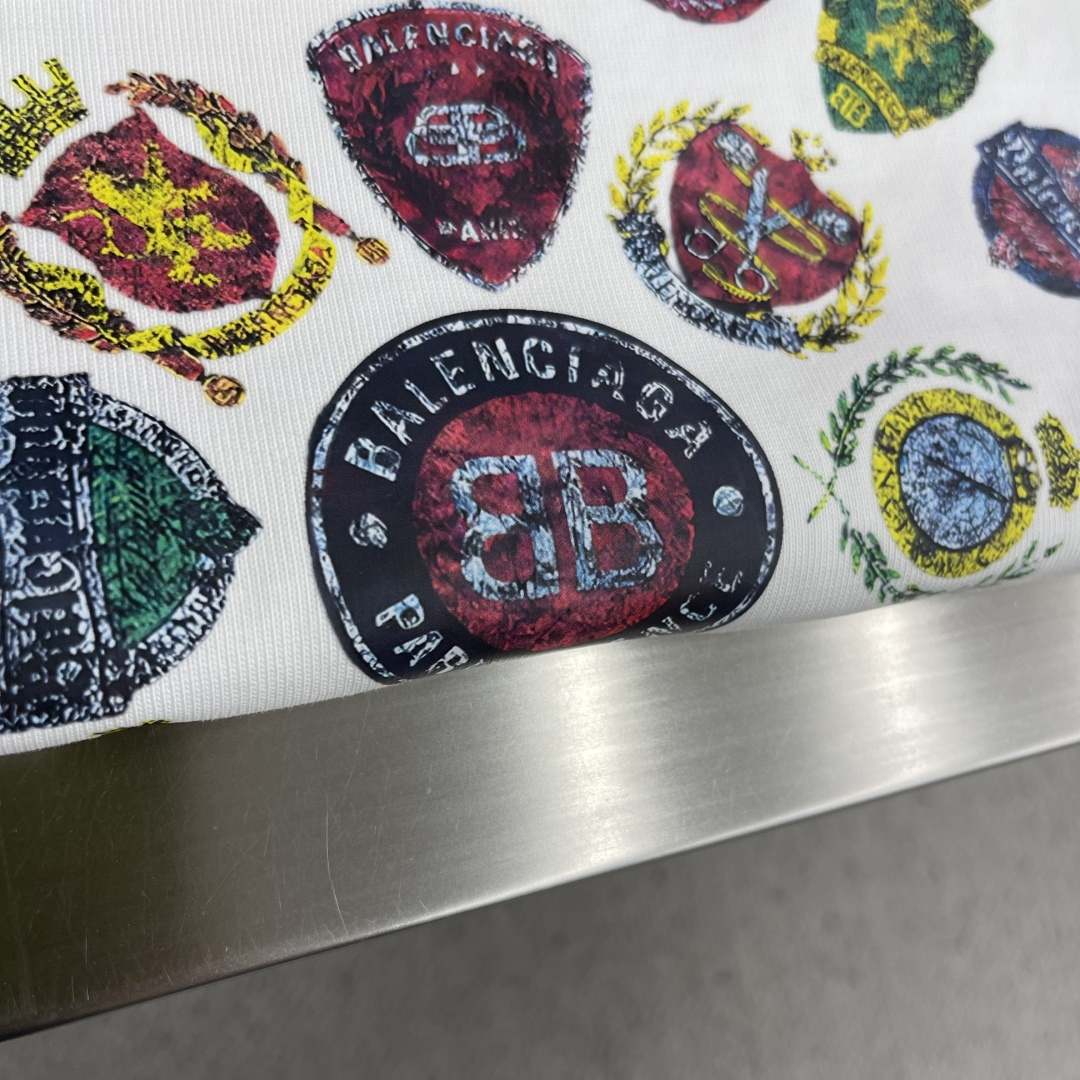 -Balenciag 梵文标识‼️短袖T恤®采用超级高成本的390克高克重双股双纱纯棉面料 此面料厚实挺