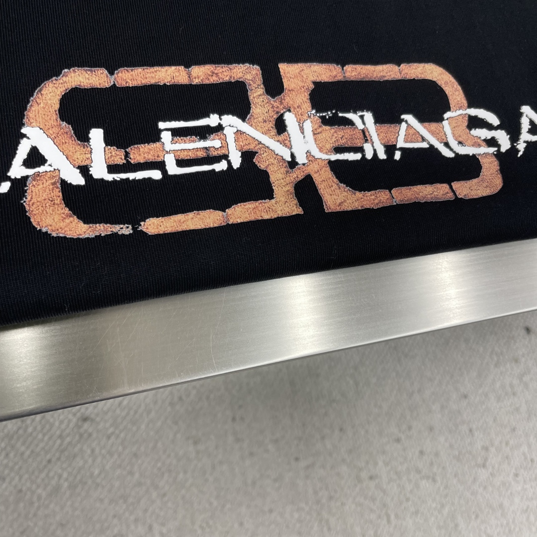 -Balenciag 锁扣‼️短袖T恤®经典双B印花短袖T恤，390克高克重双股双纱纯棉面料 此面料厚实