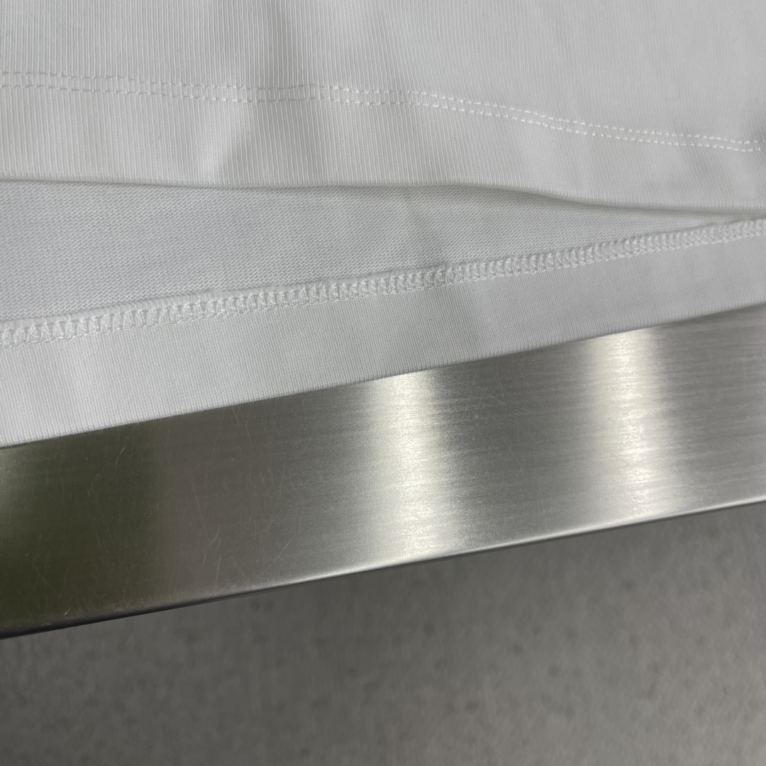 -Balenciag 锁扣‼️短袖T恤®经典双B印花短袖T恤，390克高克重双股双纱纯棉面料 此面料厚实