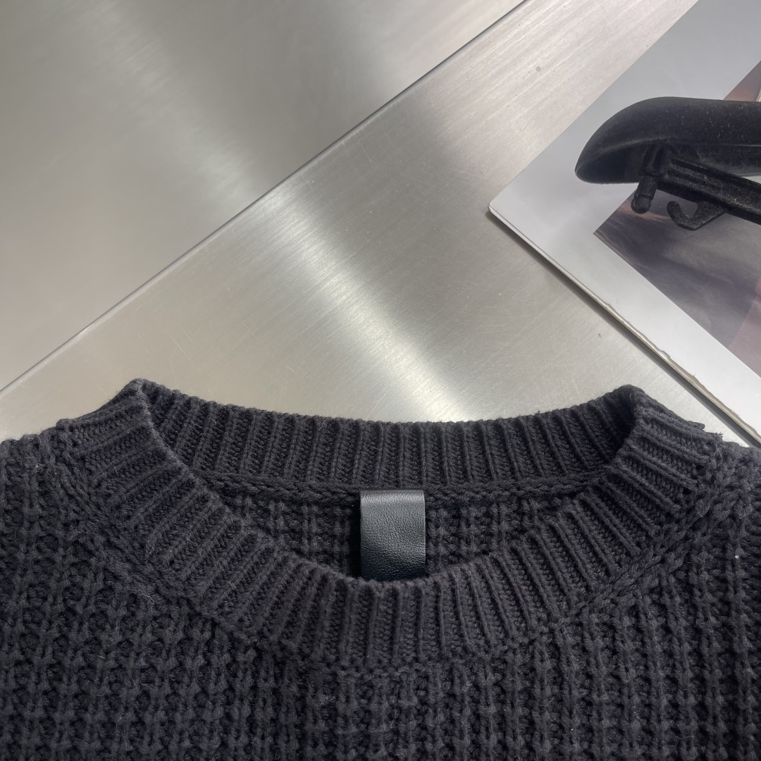 -CH 克罗心 羊绒华夫格毛衣大身面料采用定织定染羊绒与桑蚕丝混纺纱线整件衣服耗时近200分钟衣服手袖两