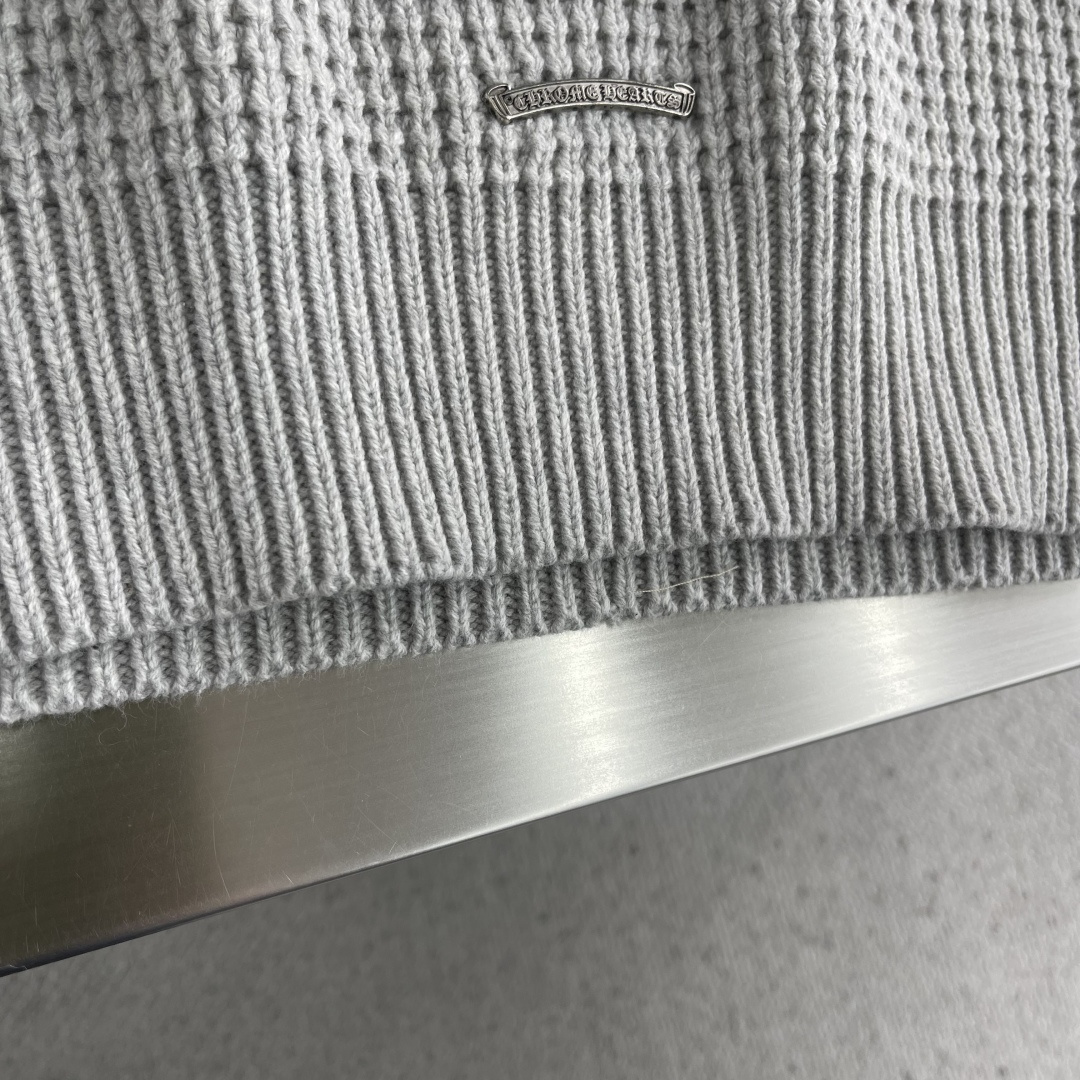 -CH 克罗心 羊绒华夫格毛衣大身面料采用定织定染羊绒与桑蚕丝混纺纱线整件衣服耗时近200分钟衣服手袖两