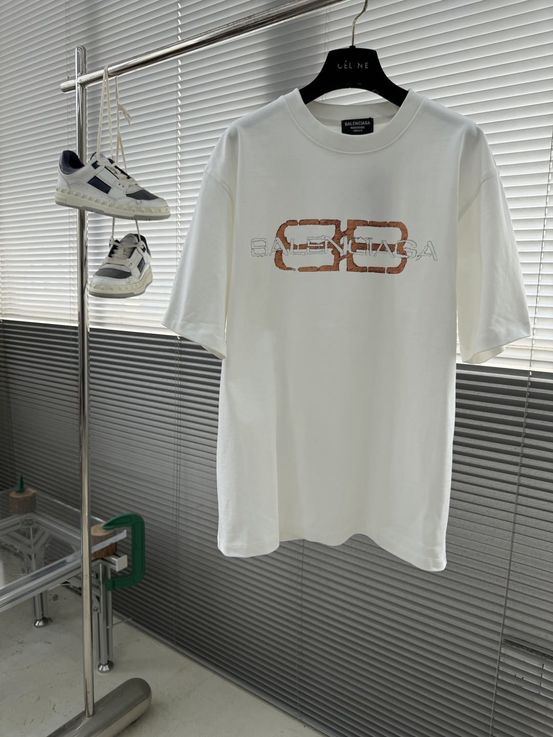 -Balenciag 锁扣‼️短袖T恤®经典双B印花短袖T恤，390克高克重双股双纱纯棉面料 此面料厚实