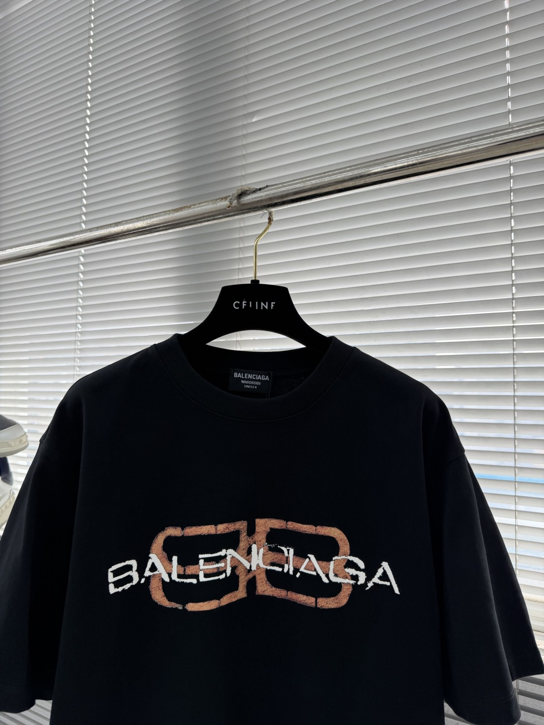 -Balenciag 锁扣‼️短袖T恤®经典双B印花短袖T恤，390克高克重双股双纱纯棉面料 此面料厚实