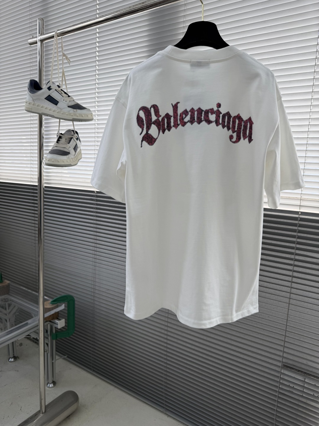 -Balenciag 梵文标识‼️短袖T恤®采用超级高成本的390克高克重双股双纱纯棉面料 此面料厚实挺