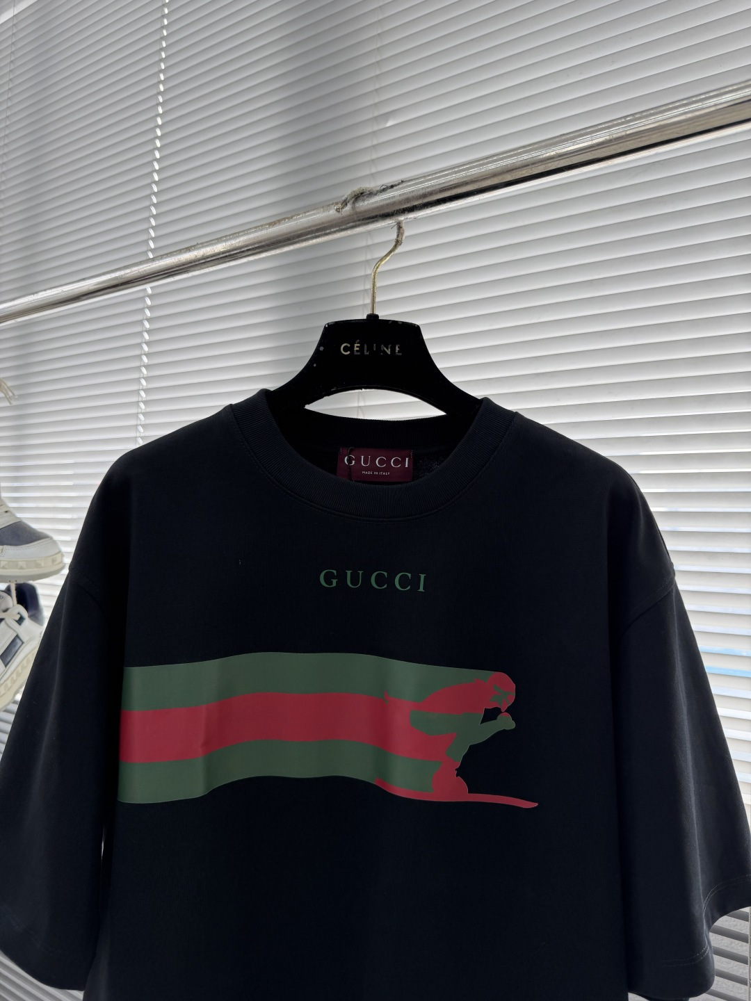 -GUCC 滑雪⛷️者印花‼️短袖T恤®采用超级高成本的390克高克重双股双纱纯棉面料 此面料厚实挺括 