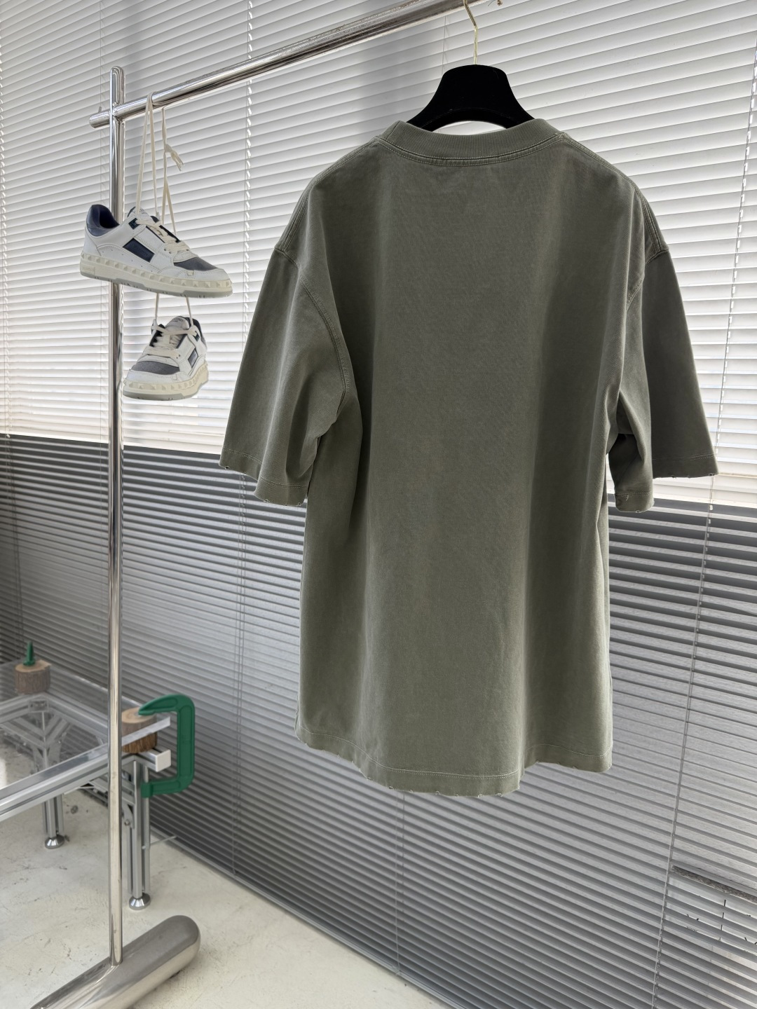 -Dio 刺绣字母‼️短袖T恤®采用350g高克重纯棉面料 面料做旧渲染水洗，颜色非常漂亮，不规则的纹理