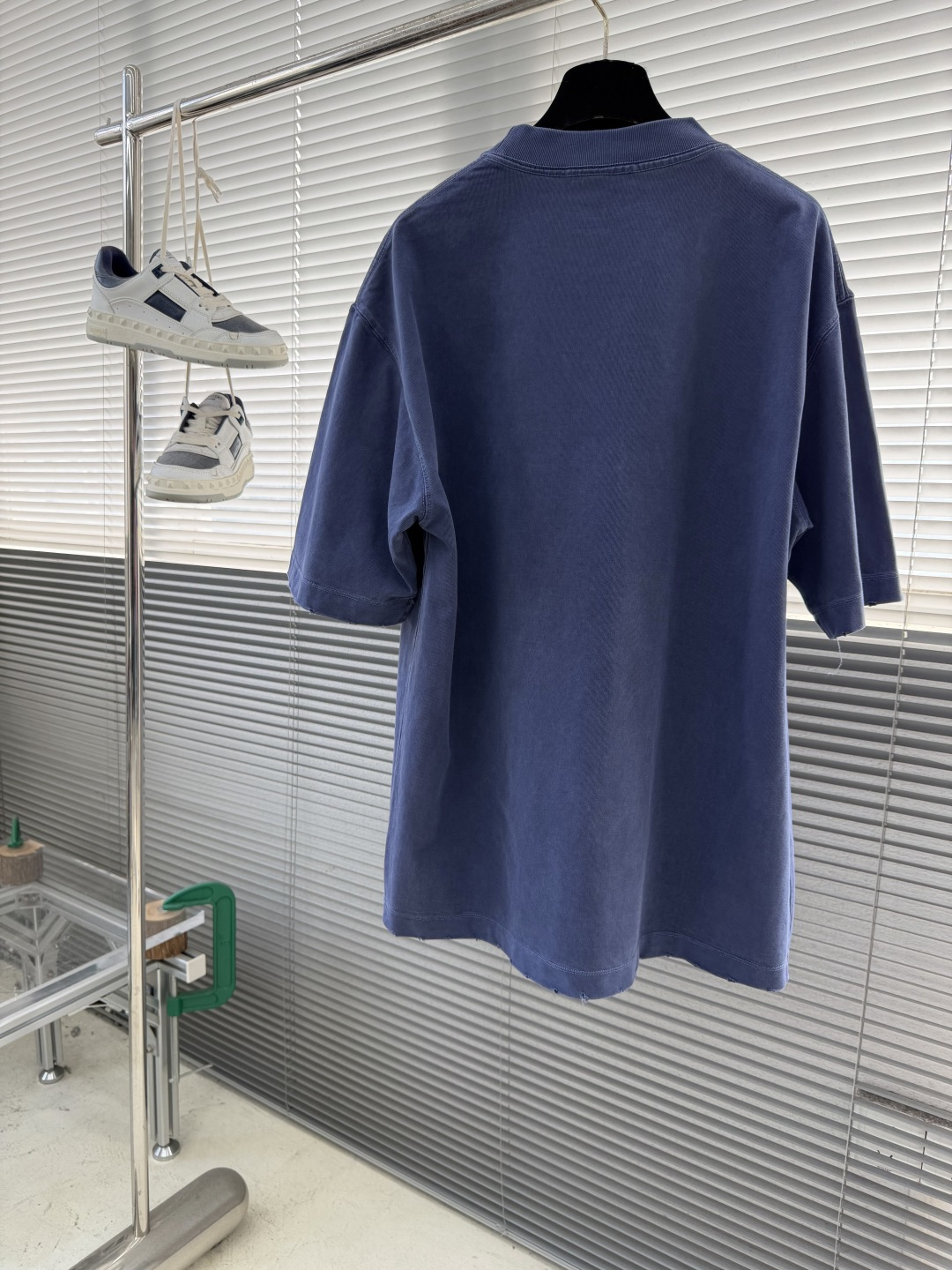 -Dio 刺绣字母‼️短袖T恤®采用350g高克重纯棉面料 面料做旧渲染水洗，颜色非常漂亮，不规则的纹理