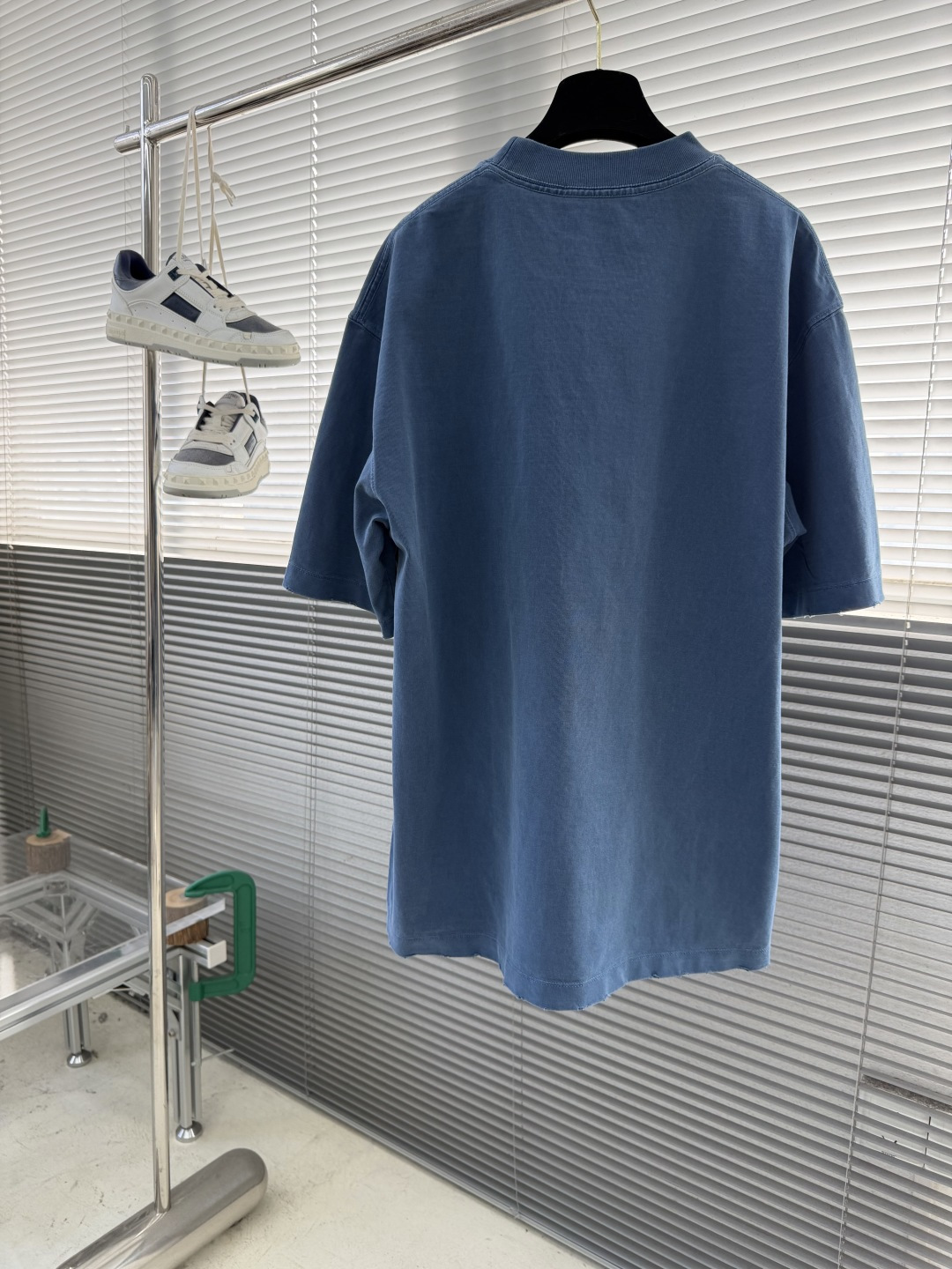 -Dio 刺绣字母‼️短袖T恤®采用350g高克重纯棉面料 面料做旧渲染水洗，颜色非常漂亮，不规则的纹理