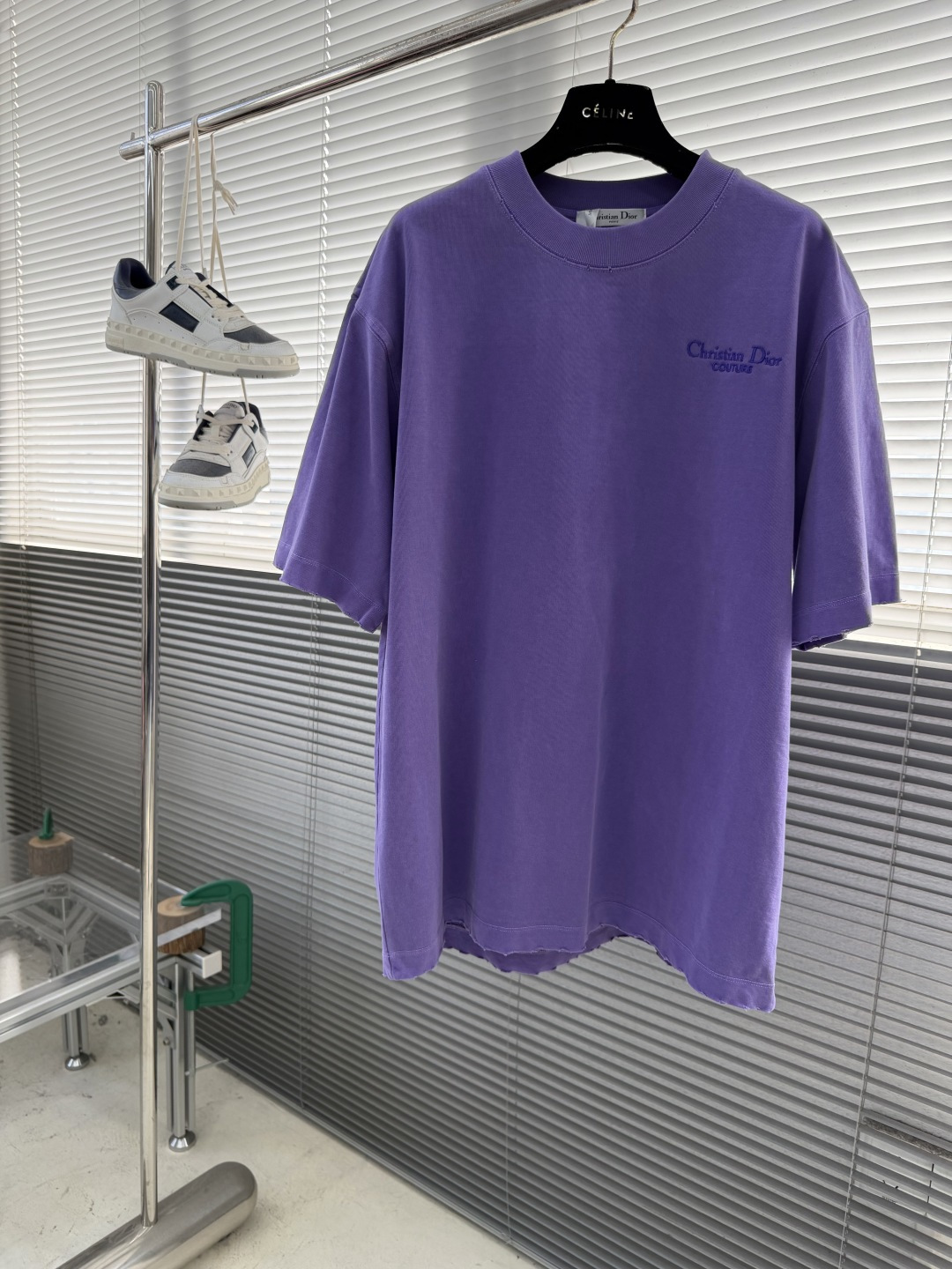 -Dio 刺绣字母‼️短袖T恤®采用350g高克重纯棉面料 面料做旧渲染水洗，颜色非常漂亮，不规则的纹理