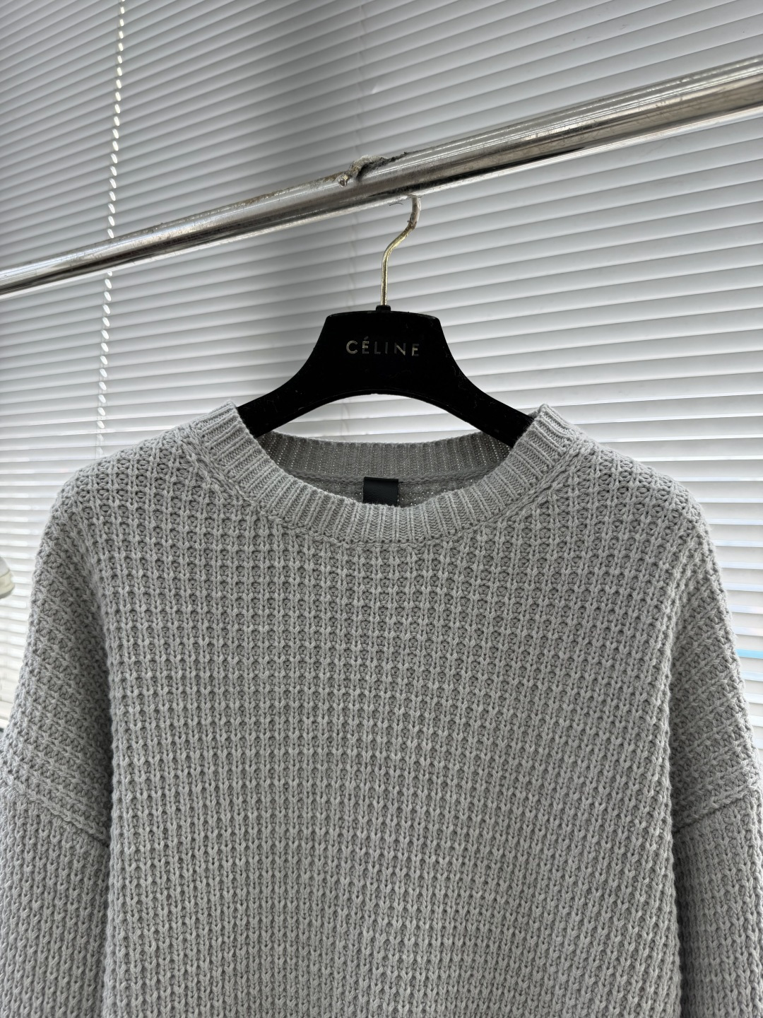 -CH 克罗心 羊绒华夫格毛衣大身面料采用定织定染羊绒与桑蚕丝混纺纱线整件衣服耗时近200分钟衣服手袖两