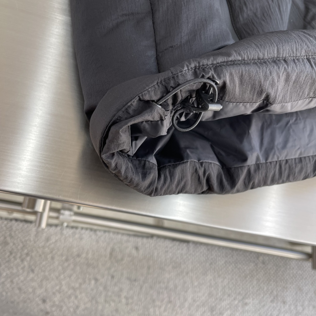 -Z ZEGN 金属尼龙直充鹅绒立领羽绒马甲…日本东丽“克轻GRAMART”一体织造金属尼龙直充羽绒面料