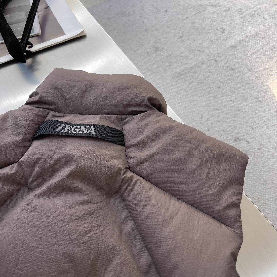 -Z ZEGN 金属尼龙直充鹅绒立领羽绒马甲…日本东丽“克轻GRAMART”一体织造金属尼龙直充羽绒面料
