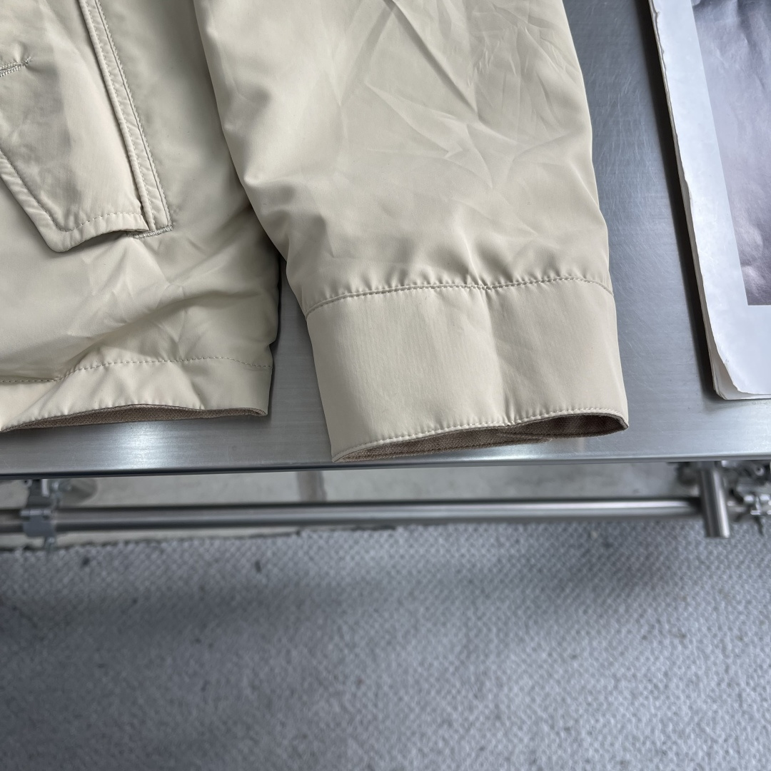 -RAlPh Lauren 标识刺绣俩面穿夹克定制哑光云纹塔夫绸 以及斜纹提花织锦 轻盈坚韧 垂感爽滑 