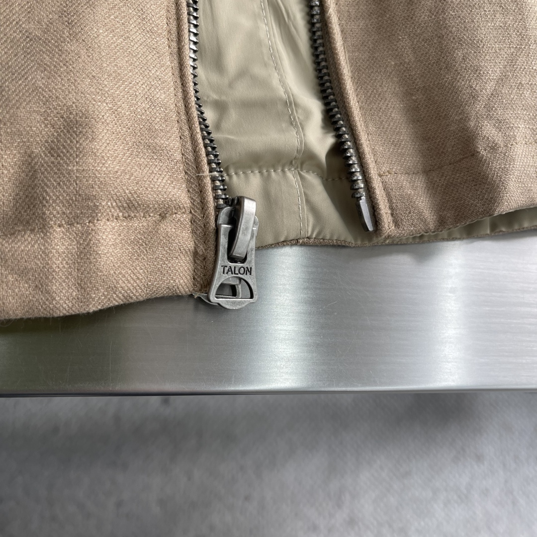 -RAlPh Lauren 标识刺绣俩面穿夹克定制哑光云纹塔夫绸 以及斜纹提花织锦 轻盈坚韧 垂感爽滑 