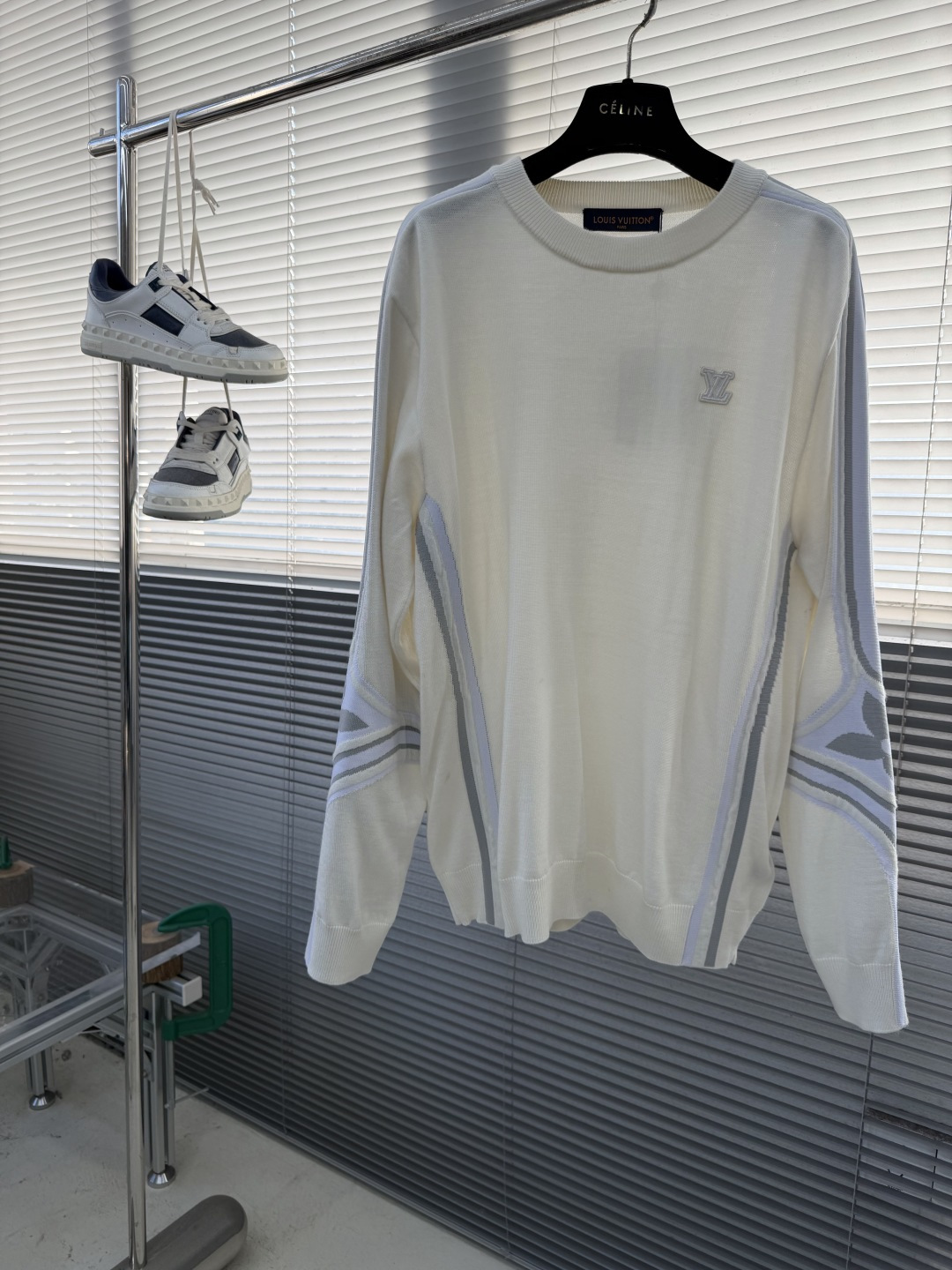 -驴牌 25fw新款针织圆领衫本款圆领衫取材科技绵羊毛混纺，为雪坡运动增添温暖之选，令闲适日常造型更显运