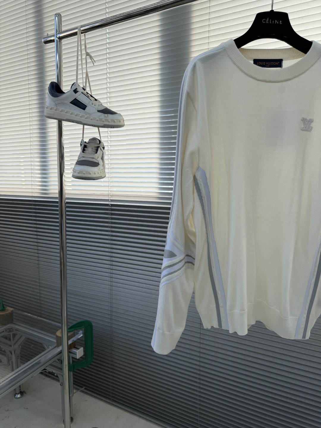 -驴牌 25fw新款针织圆领衫本款圆领衫取材科技绵羊毛混纺，为雪坡运动增添温暖之选，令闲适日常造型更显运