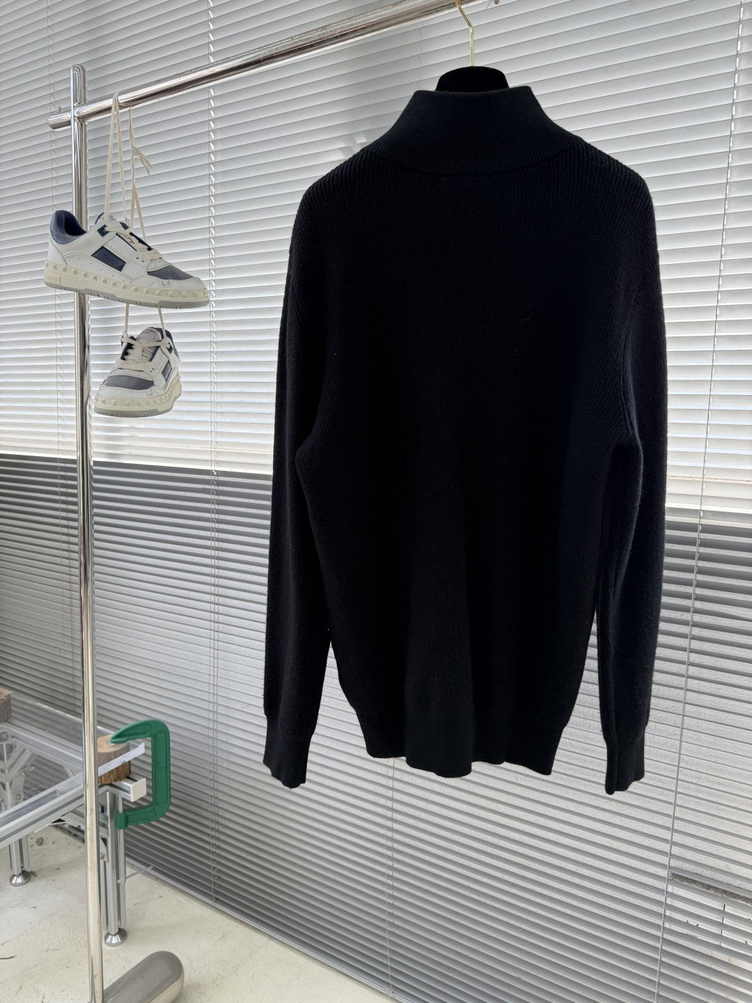 -Celin 25fw新款拉链开衫针织衫，这款拉链式开合设计，前胸搭配有经典CELINE绣花工艺，款式非