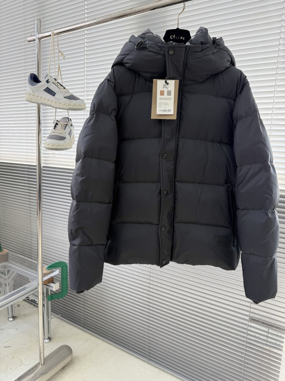 NO:623476,-BBR new autumn and winter style hooded down jacket for men and women, classic hooded design, custom-made hardware, plaid wool hat lining, plenty of down filling, a recommended item that is both fashionable and warm in winter, a 90-fleece exquisite customized item!  Size XS-XXL,,down jacket,hats,alexander wang19860909-BBR 秋冬新款 男女同款连帽羽绒服 经典连帽设计 订制五金打造 格纹羊毛帽子内衬 充绒量也很足 大冬天既时髦又保暖的推荐单品,90绒精美定制单品！ 尺码XS-XXL,,down jacket,hats,alexander wang,Men's clothing