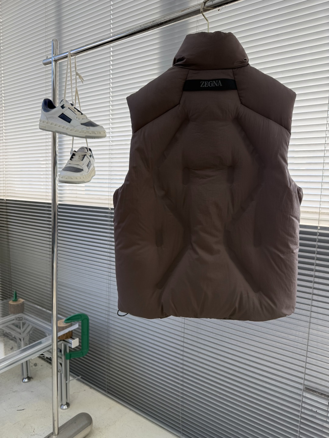 -Z ZEGN 金属尼龙直充鹅绒立领羽绒马甲…日本东丽“克轻GRAMART”一体织造金属尼龙直充羽绒面料