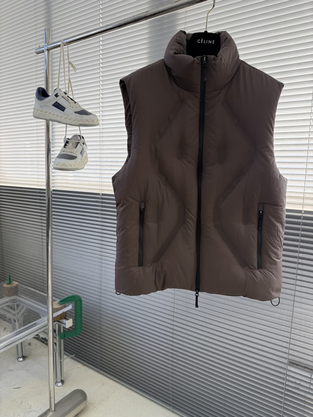 -Z ZEGN 金属尼龙直充鹅绒立领羽绒马甲…日本东丽“克轻GRAMART”一体织造金属尼龙直充羽绒面料