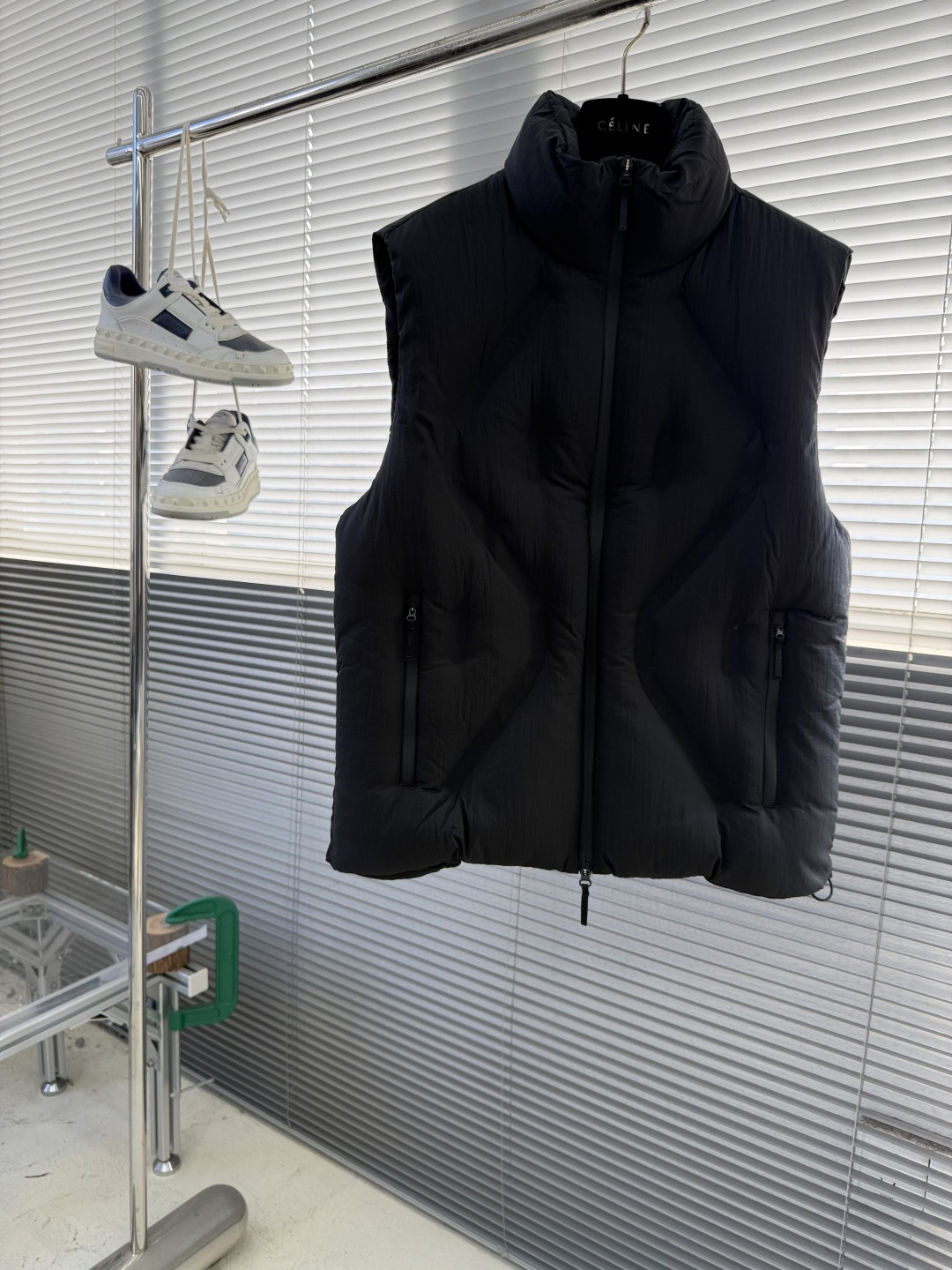 -Z ZEGN 金属尼龙直充鹅绒立领羽绒马甲…日本东丽“克轻GRAMART”一体织造金属尼龙直充羽绒面料