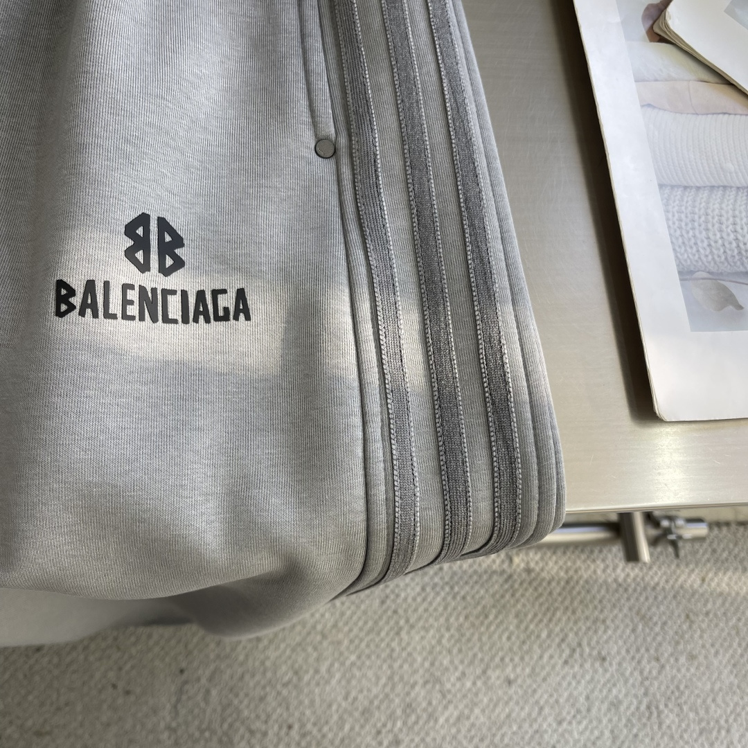 -Balencig 新款加绒休闲弯刀裤 爆款延续 版型真的太好看了 做了加绒的大佬们可以直接上⬆️ 面料
