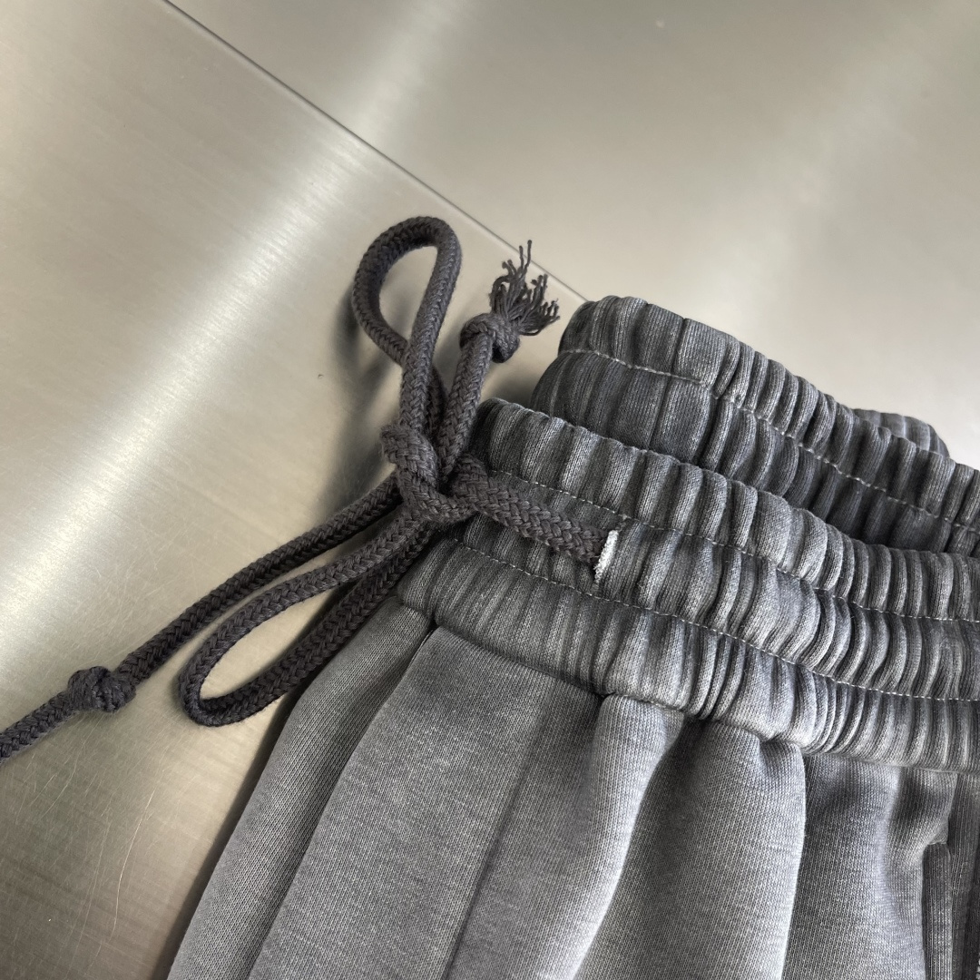 -Balencig 新款加绒休闲弯刀裤 爆款延续 版型真的太好看了 做了加绒的大佬们可以直接上⬆️ 面料