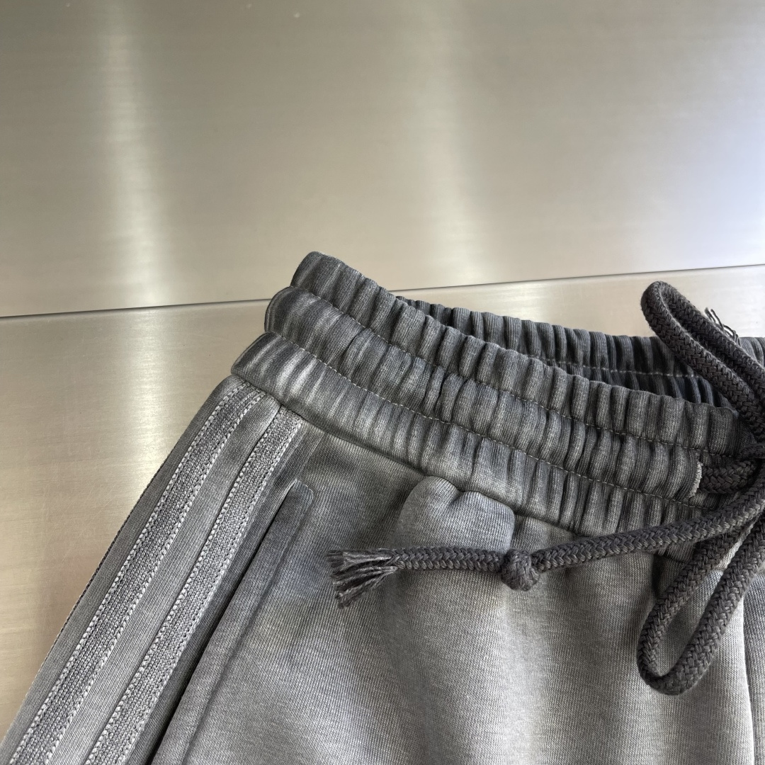 -Balencig 新款加绒休闲弯刀裤 爆款延续 版型真的太好看了 做了加绒的大佬们可以直接上⬆️ 面料