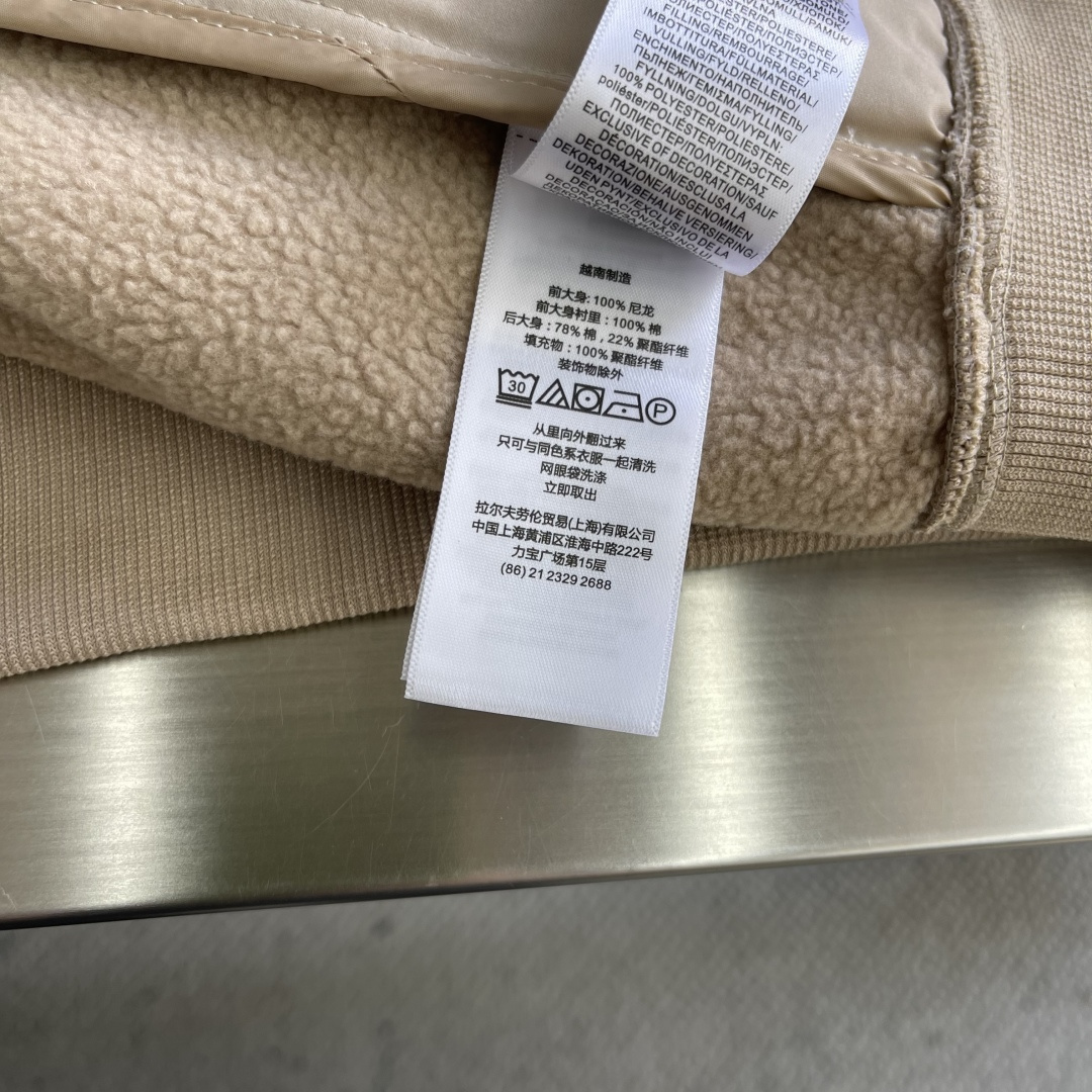 -Polo RAlPh Lauren 内里抓绒马甲​​，这款Polo RAlPh Lauren马甲，轻薄