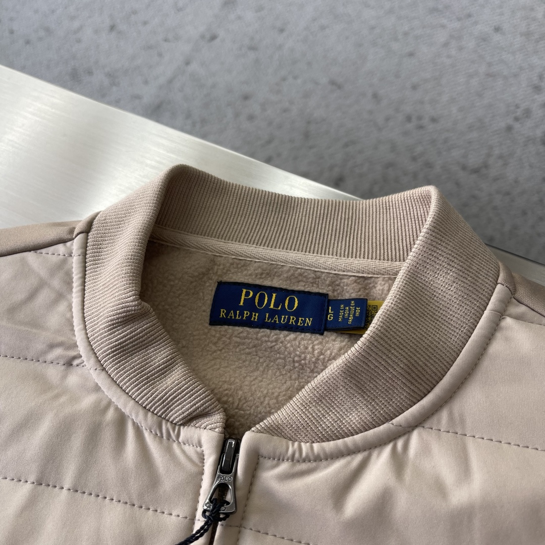 -Polo RAlPh Lauren 内里抓绒马甲​​，这款Polo RAlPh Lauren马甲，轻薄