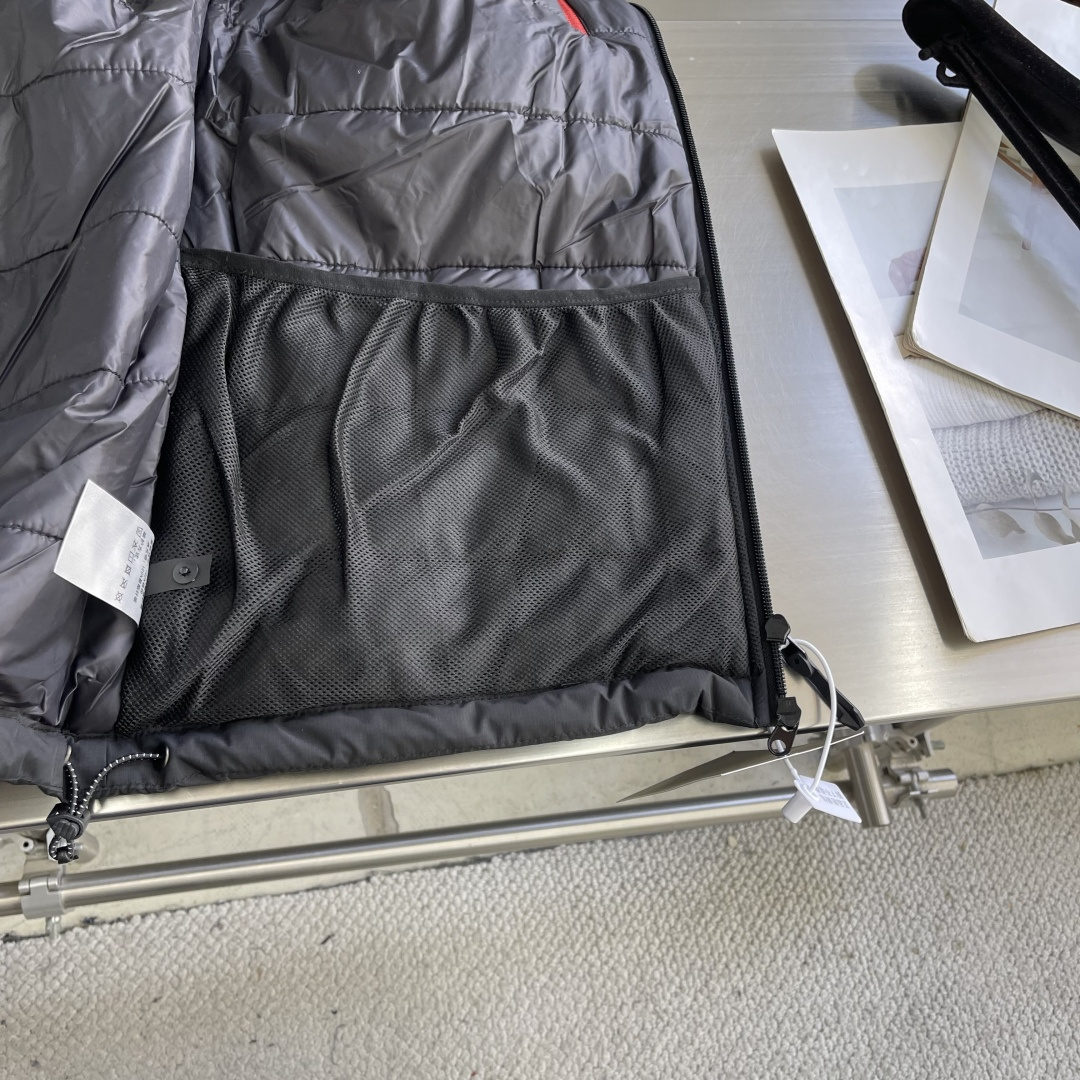 -🐦 鸟家 情侣同款防风保暖休闲运动连帽羽绒棉服外套 作为鸟家棉服系列的代表做产品，这款阿童木棉服可谓是