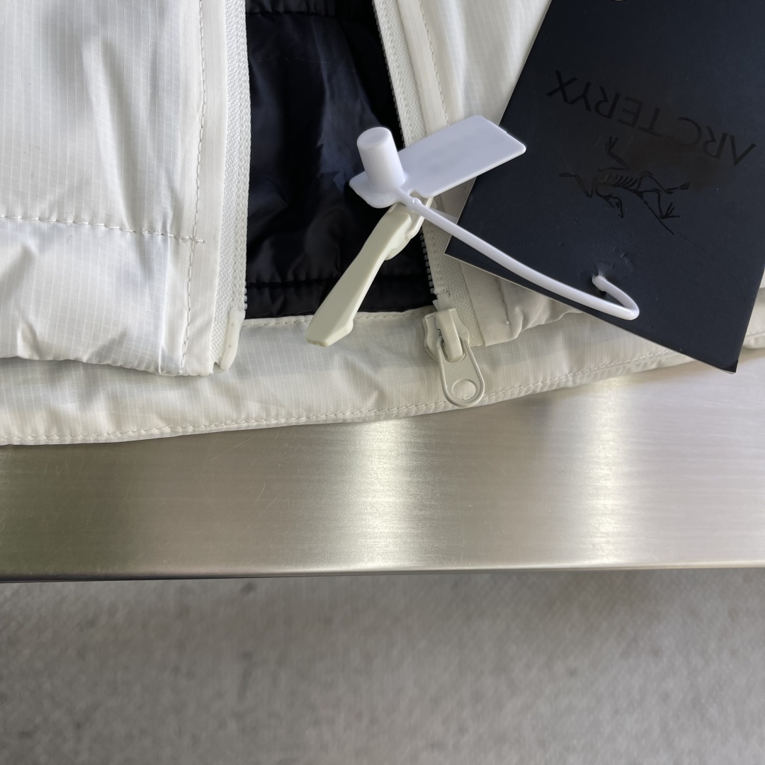 -🐦 鸟家 情侣同款防风保暖休闲运动连帽羽绒棉服外套 作为鸟家棉服系列的代表做产品，这款阿童木棉服可谓是