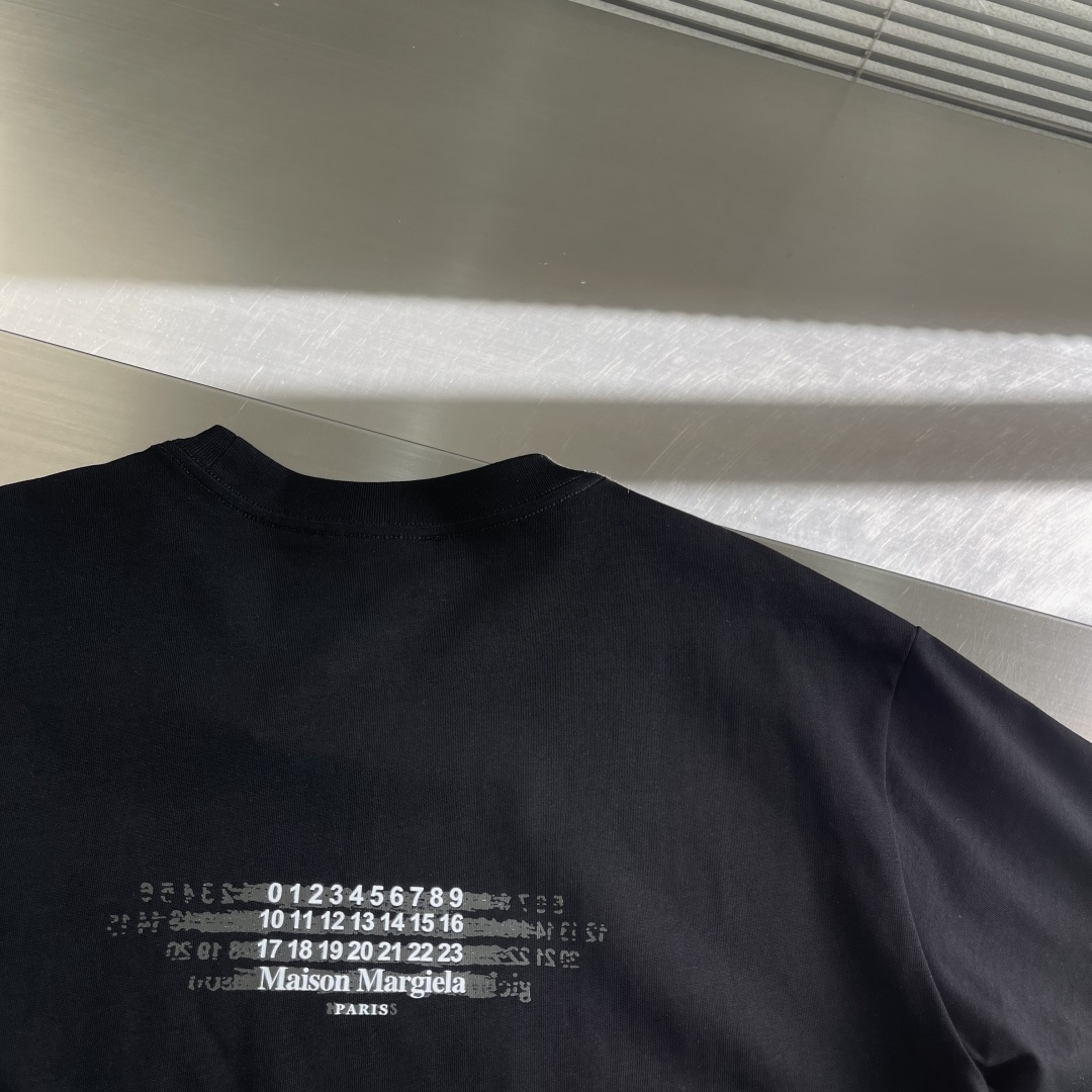 -MM6 马吉拉 25fw新款T恤 前胸四角标厚板胶厚背数码直喷印花双纱精纺全棉100%面料克重300克