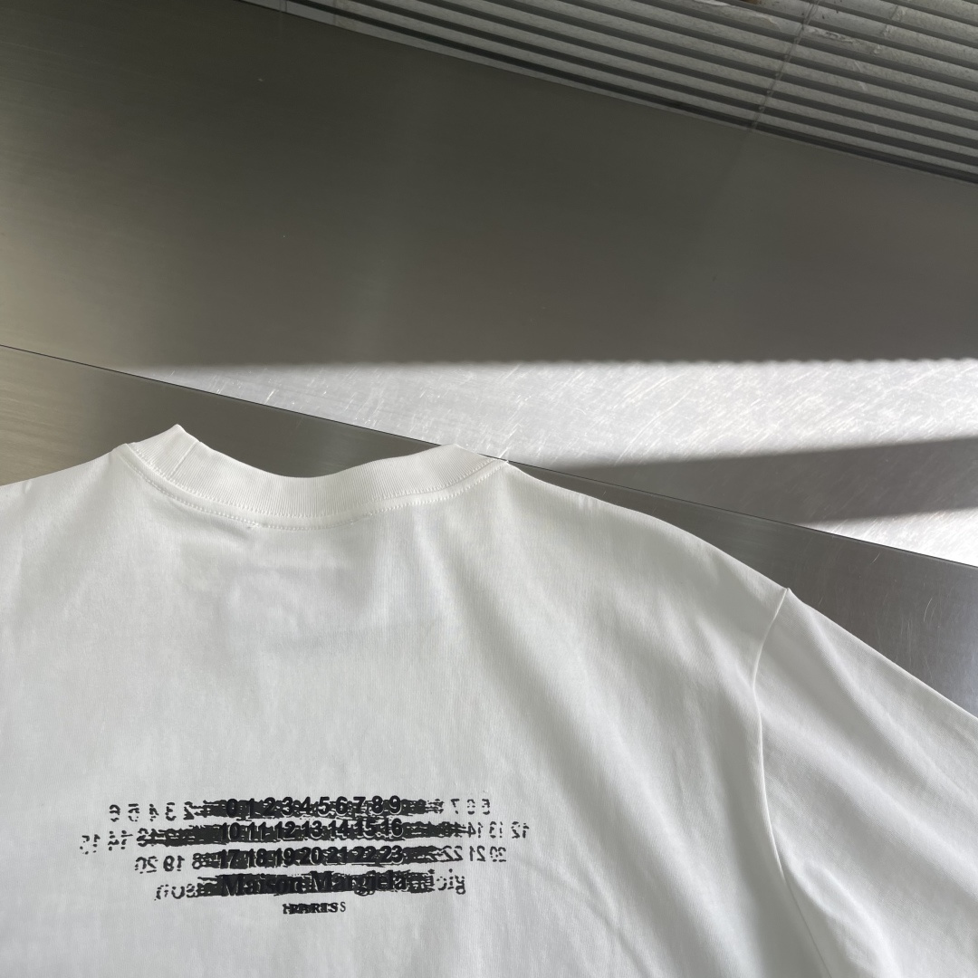 -MM6 马吉拉 25fw新款T恤 前胸四角标厚板胶厚背数码直喷印花双纱精纺全棉100%面料克重300克