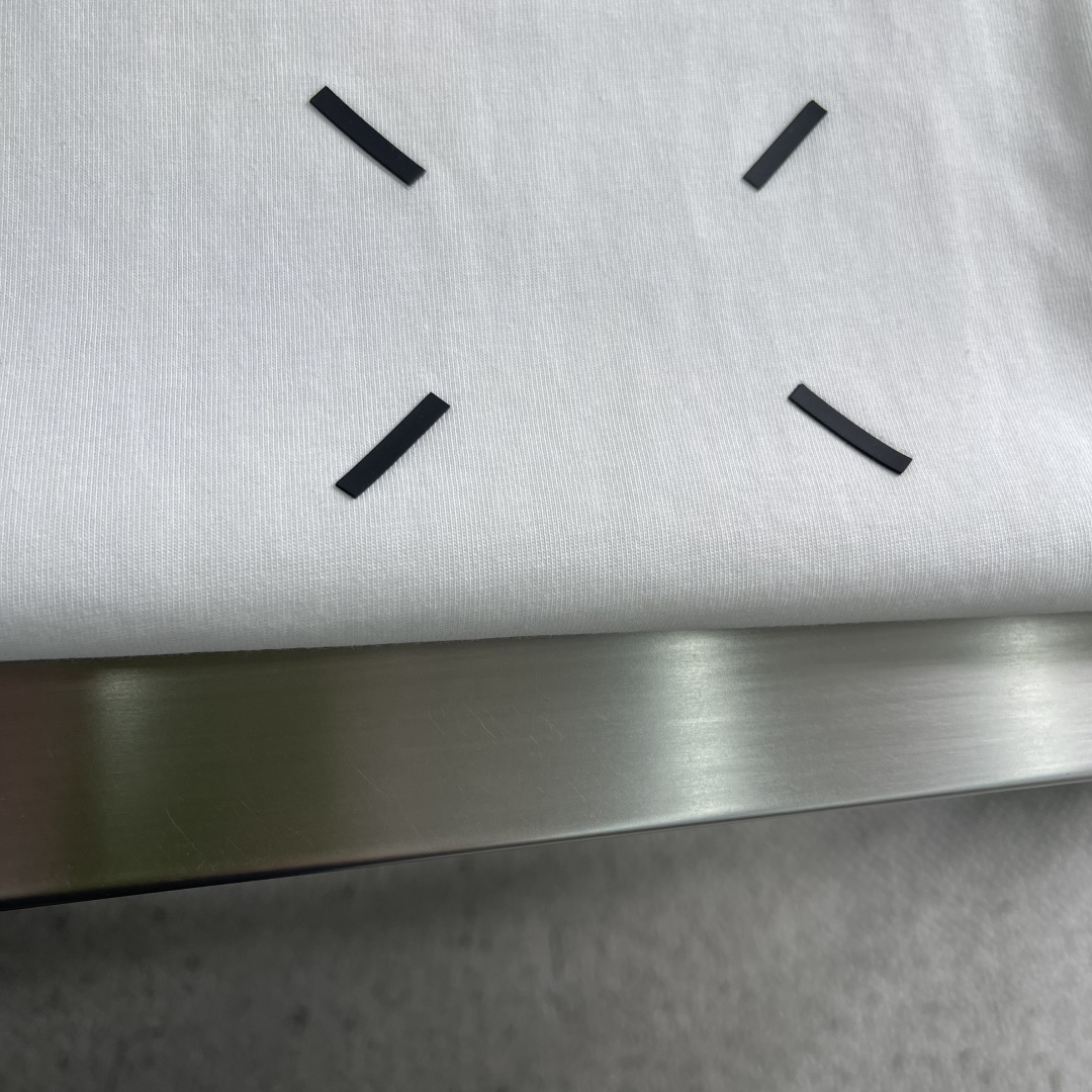 -MM6 马吉拉 25fw新款T恤 前胸四角标厚板胶厚背数码直喷印花双纱精纺全棉100%面料克重300克