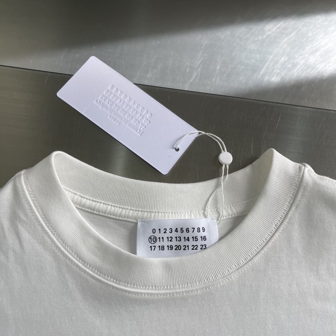 -MM6 马吉拉 25fw新款T恤 前胸四角标厚板胶厚背数码直喷印花双纱精纺全棉100%面料克重300克