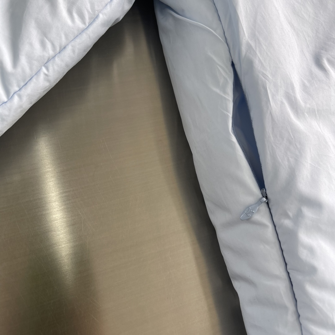 -驴牌 25fw新款双面衬垫长袖夹克式衬衫本款轻盈衬垫棉质夹克式衬衫温暖舒适，是打造滑雪后休闲造型的上佳