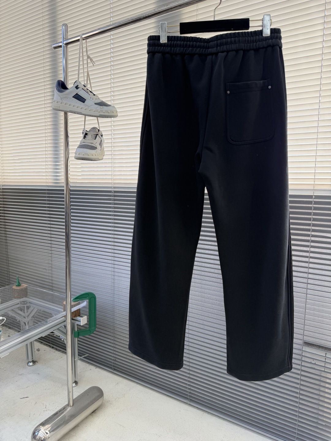 -Balencig 新款加绒休闲弯刀裤 爆款延续 版型真的太好看了 做了加绒的大佬们可以直接上⬆️ 面料