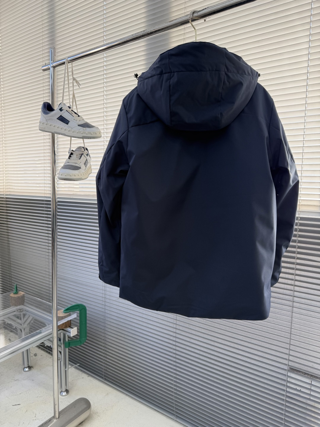 -DESCENTE/迪桑特 新款冲锋棉服外套TRAINING系列男子综训连帽棉服，3防科技+手塞绒感羽绒