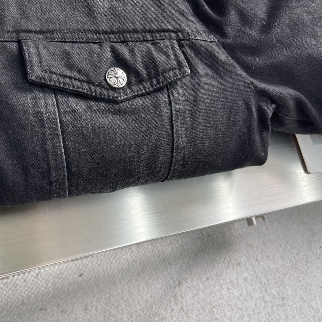 -CH 克罗心 连帽牛仔羽绒外套十字花纹✝️皮标，后背品牌刺绣，辨识度极高，水洗牛仔柔软舒适 挺括有型，